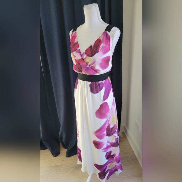 EXPRESS | Floral Maxi Dress - Picture 11 of 13